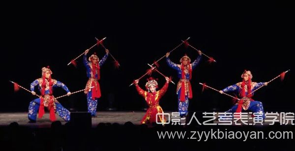 国戏师生赴上海参加全国第五届大学生艺术展演活动1.jpg